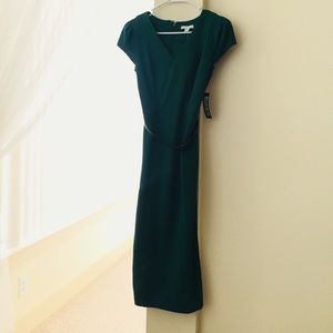 V-Neck Sheath Dress - Green - NY & Co.